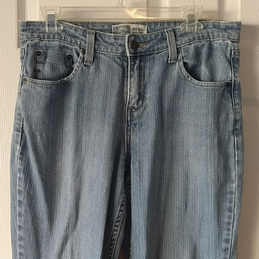 Levis Jeans - Picture 2 of 5